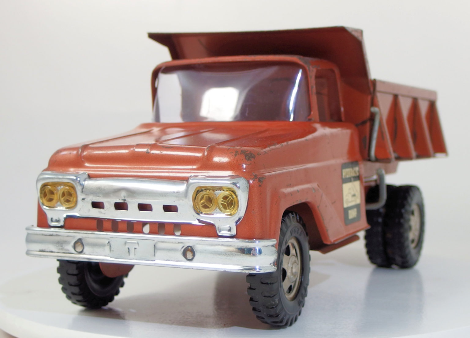 Tonka 1961 Bronze Hydraulic Dump Truck - Trucks From The Past