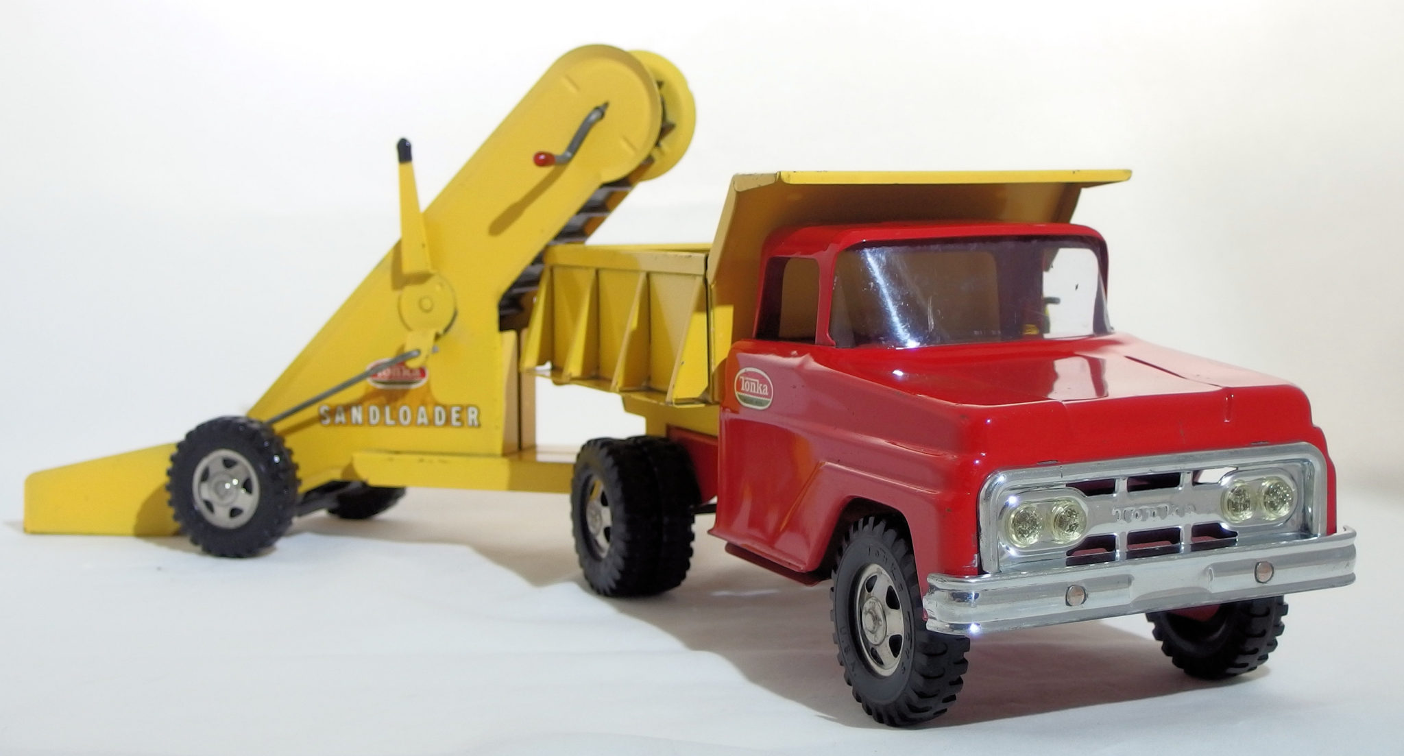 Tonka 1963 Dump Truck and Sand Loader Trucks From The Past