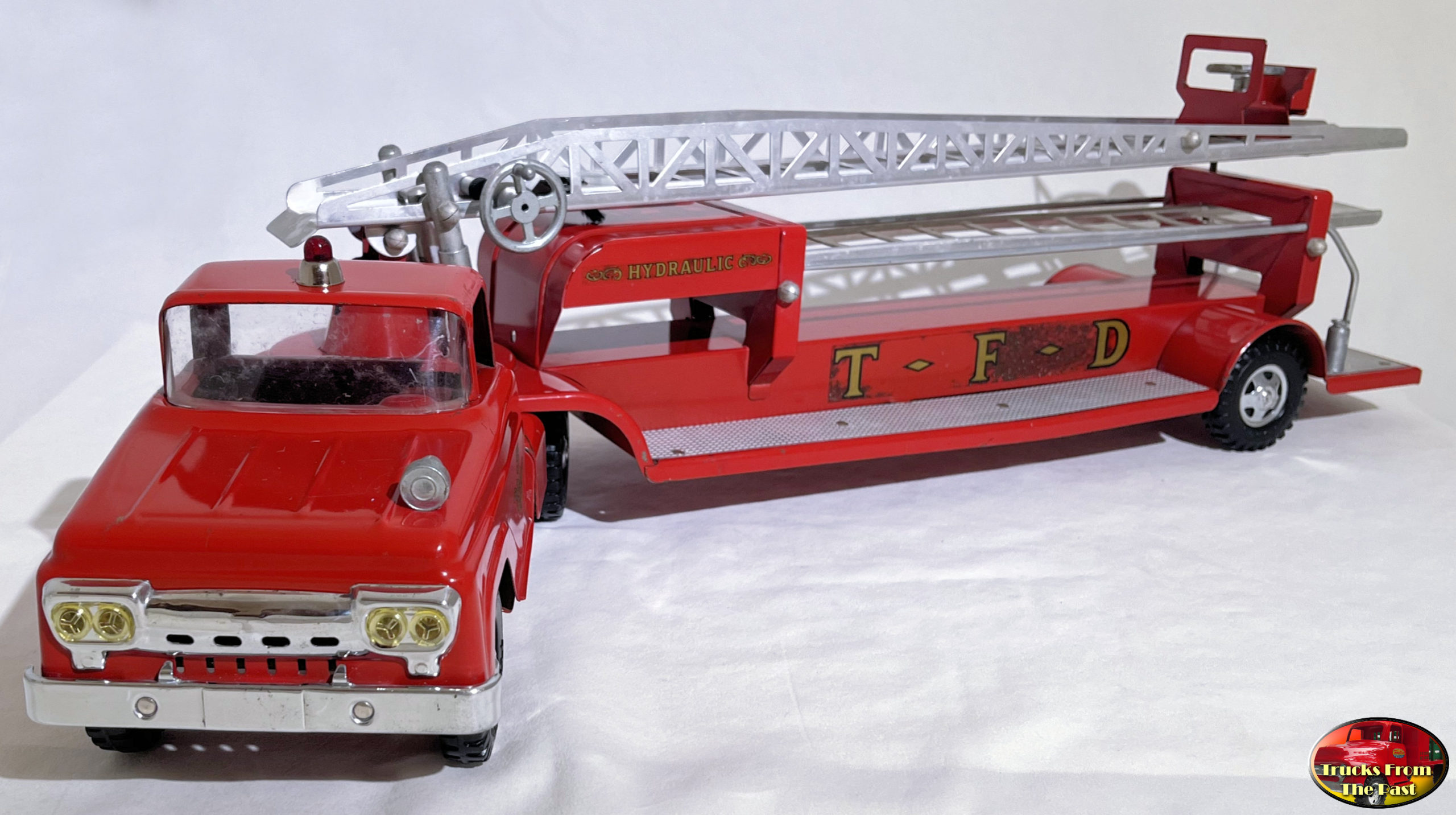 Tonka 1959 No.48 Hydraulic Aerial Ladder Fire Truck - Trucks From The Past